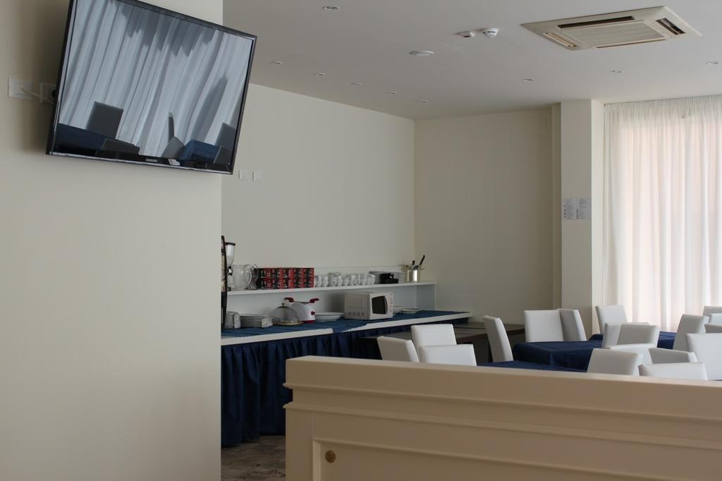 רימיני Hotel Marina מראה חיצוני תמונה